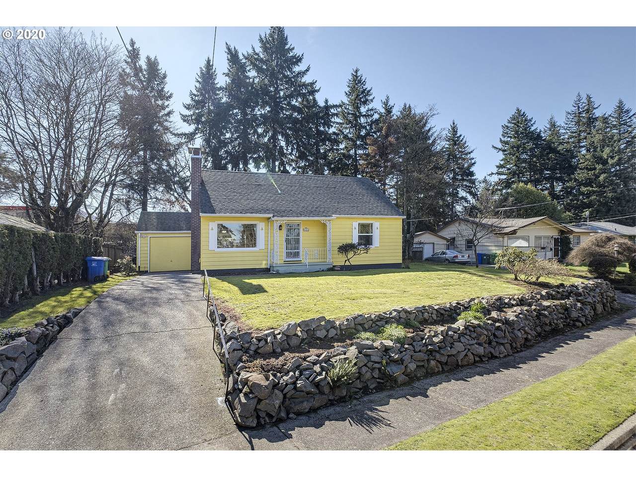 9104 Broadway - Photo 1