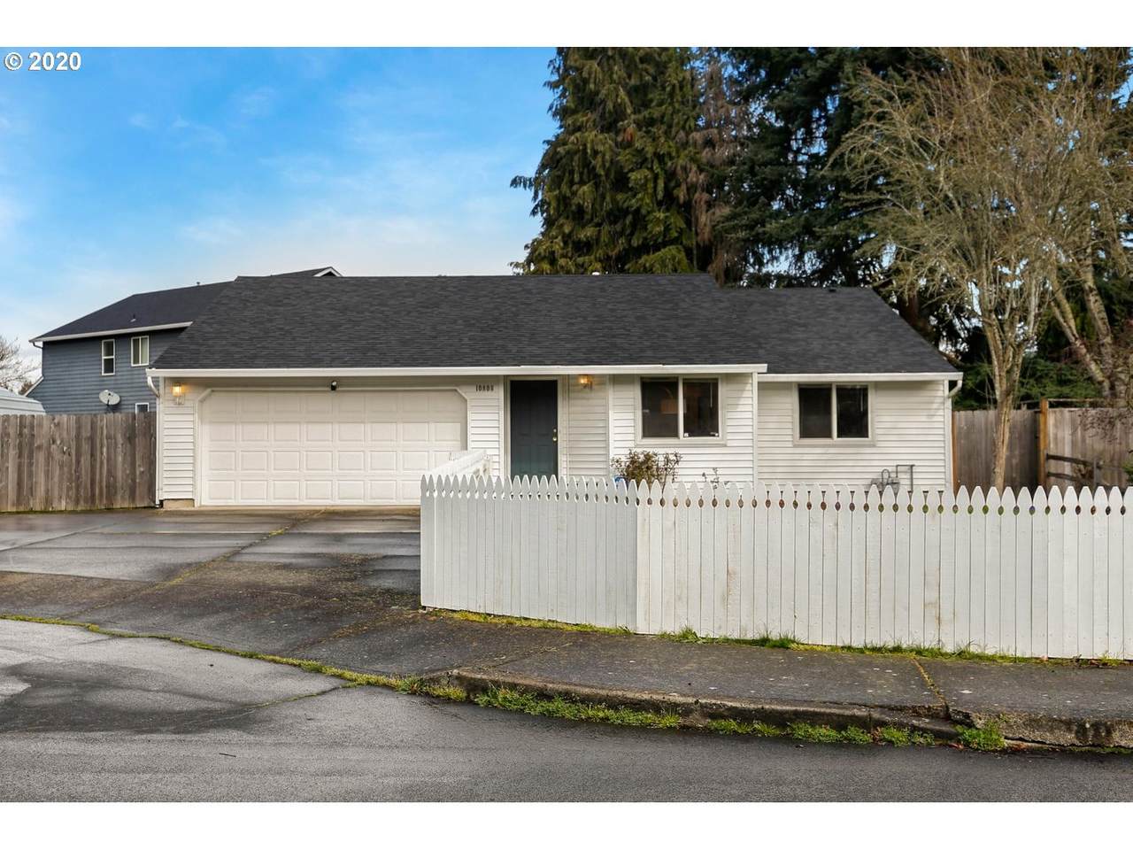 10808 71ST Cir - Photo 1