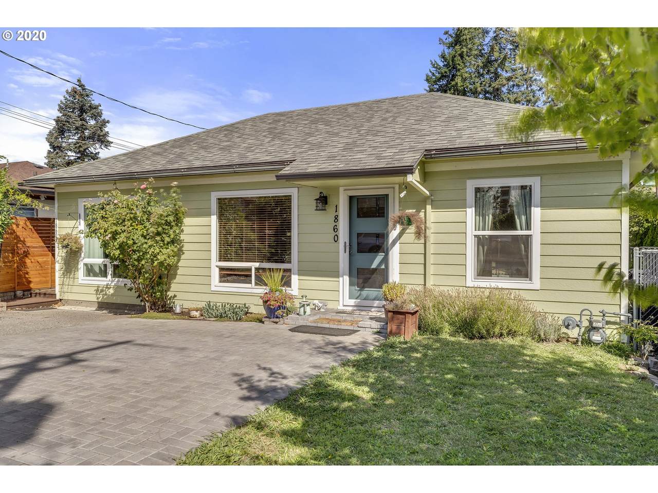 1860 Belmont Dr - Photo 1