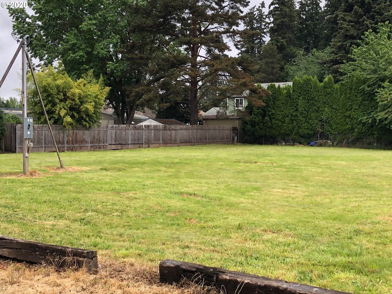 1065 Hardcastle Ave - Photo 1