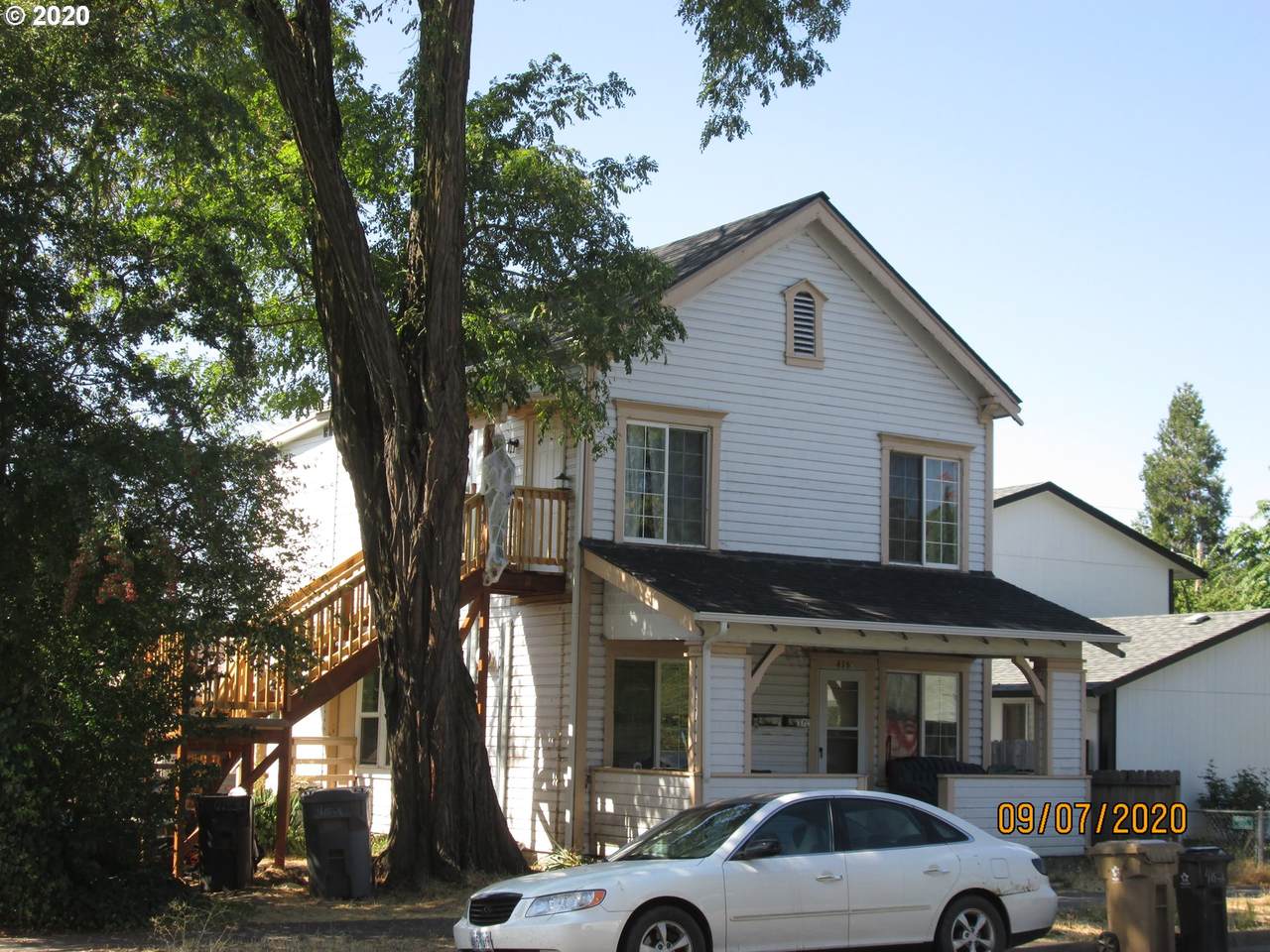 415 E St - Photo 1