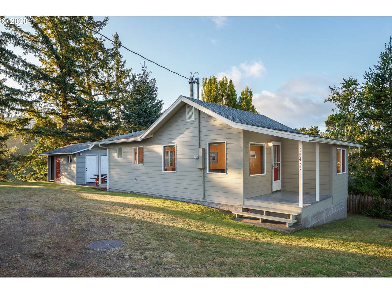 35435 Hill St - Photo 1