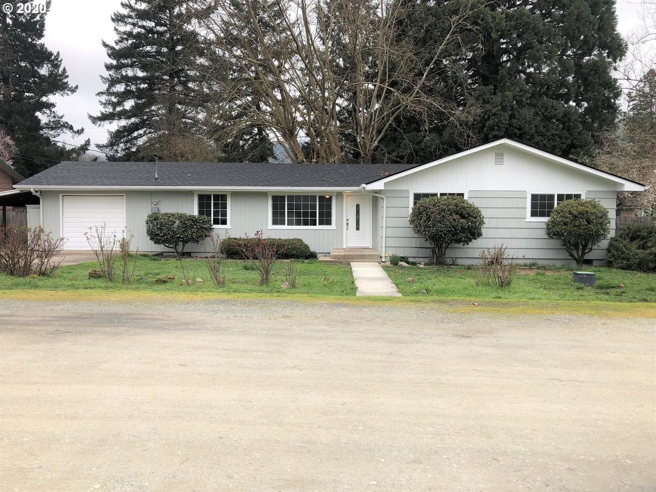 603 Irving Dr - Photo 1