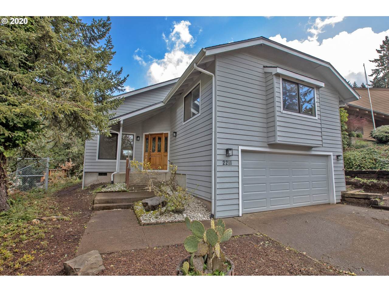 2211 Corinthian Ct - Photo 1