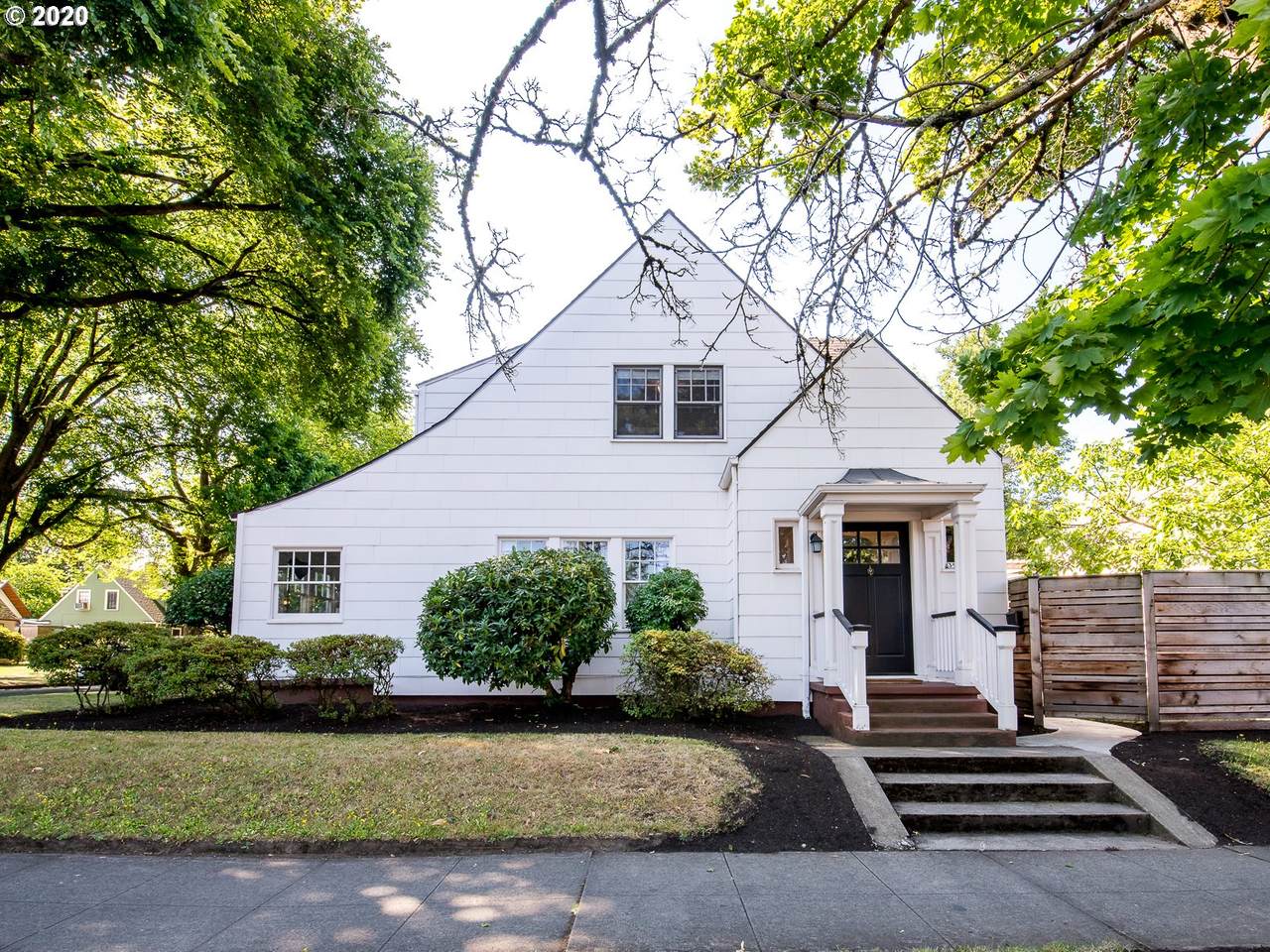 3910 Lombard St - Photo 1