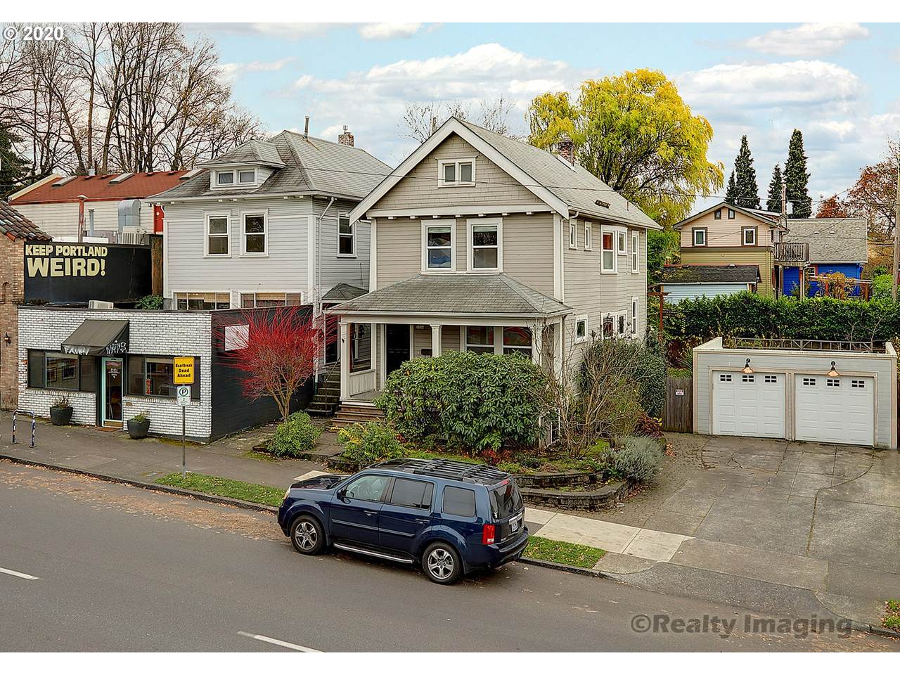 3136 Burnside St - Photo 1