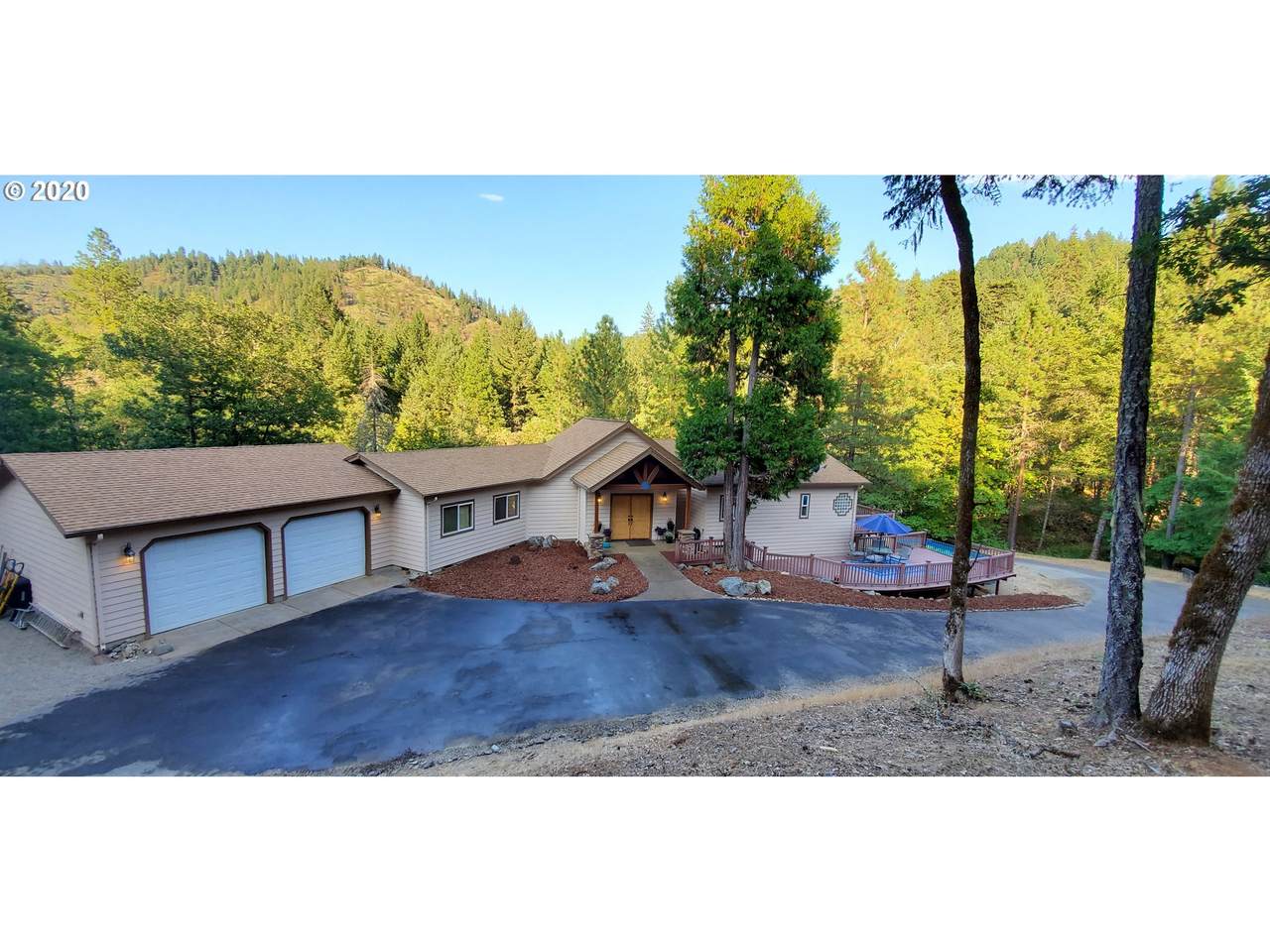 4984 Foots Creek R Fork Rd - Photo 1