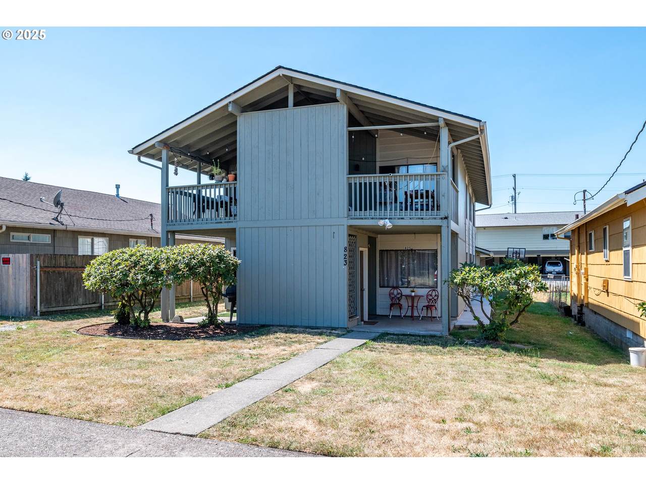 823 8TH Ave - Photo 1