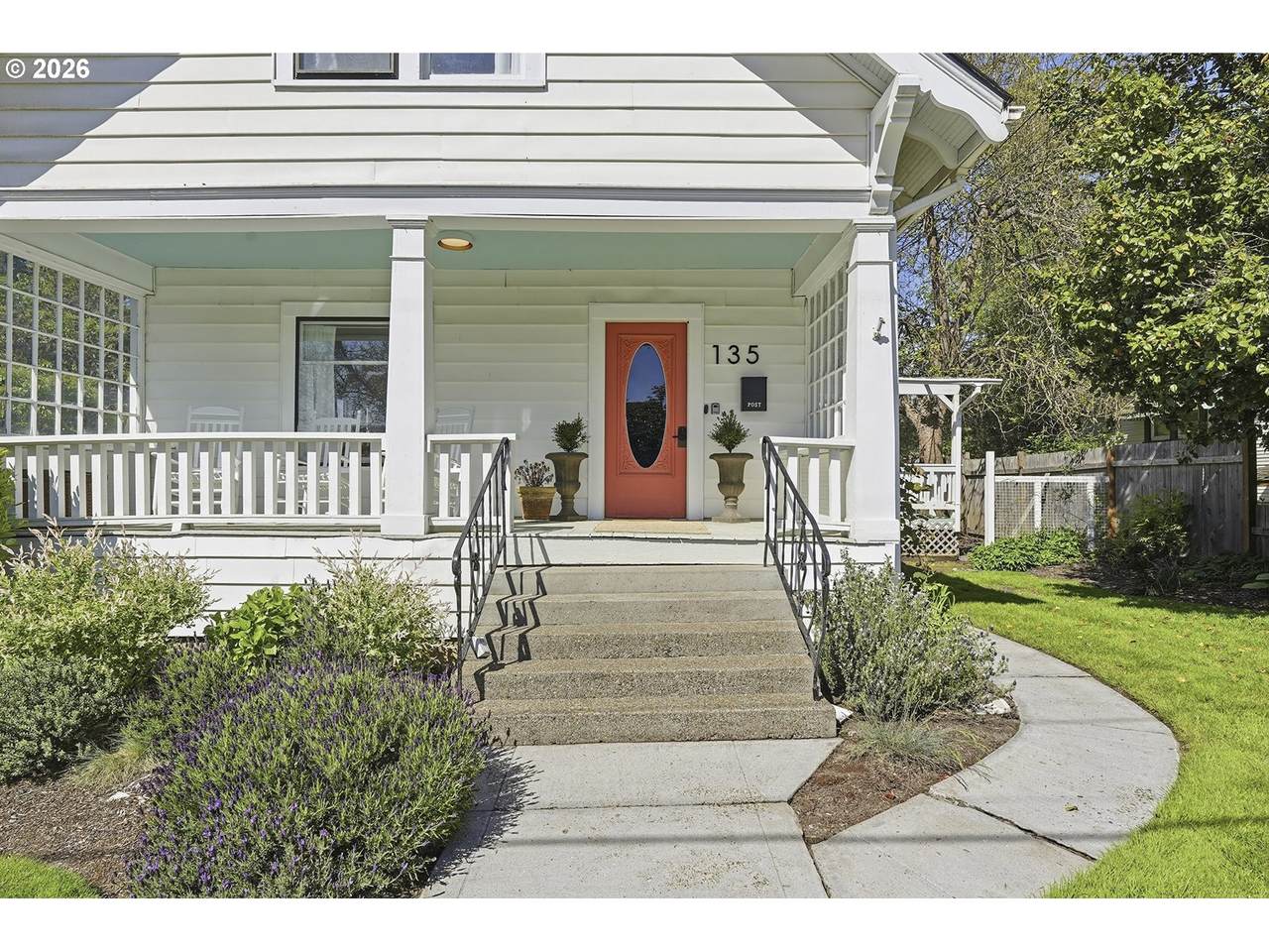 https://bt-photos.global.ssl.fastly.net/portland/1280_boomver_1_207448750-2.jpg
