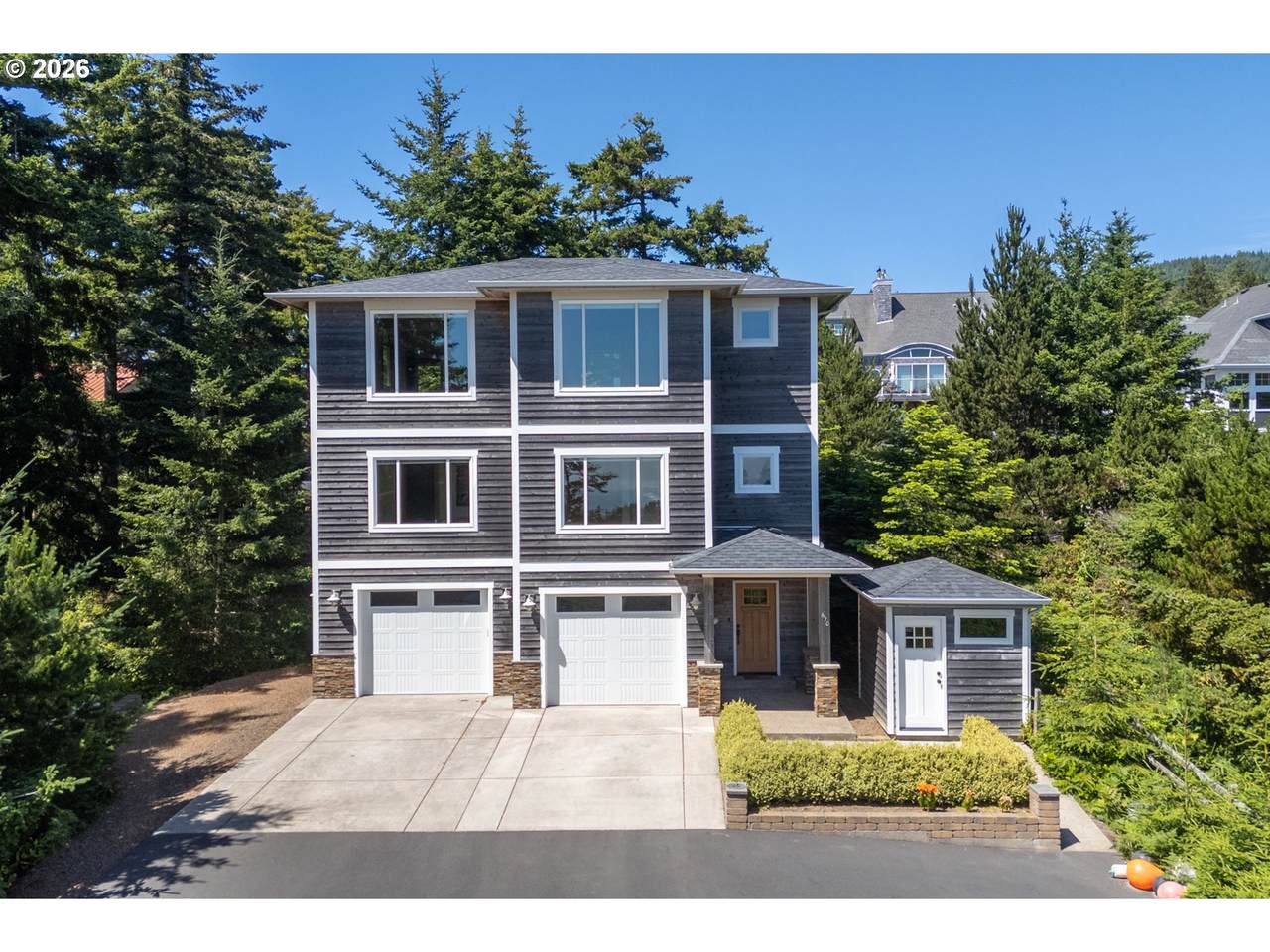 670 Hillsdale St - Photo 1