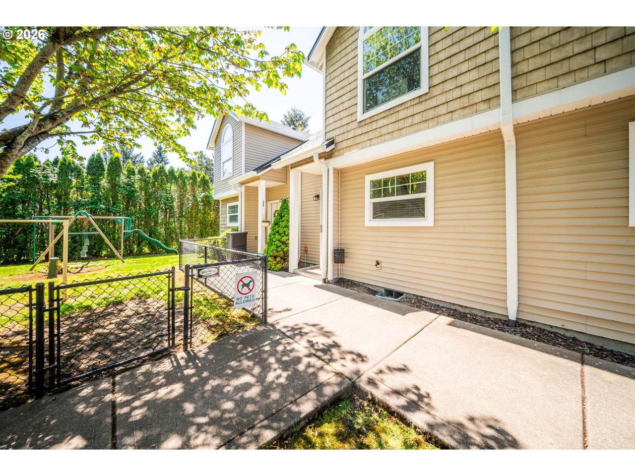 19153 Yamhill St - Photo 1