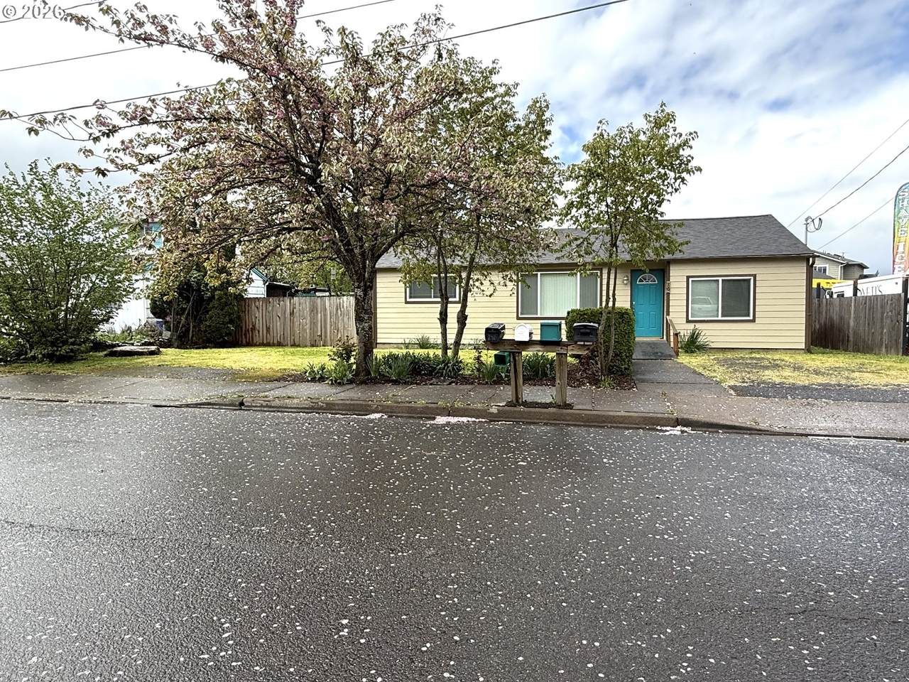 250 44TH St - Photo 1