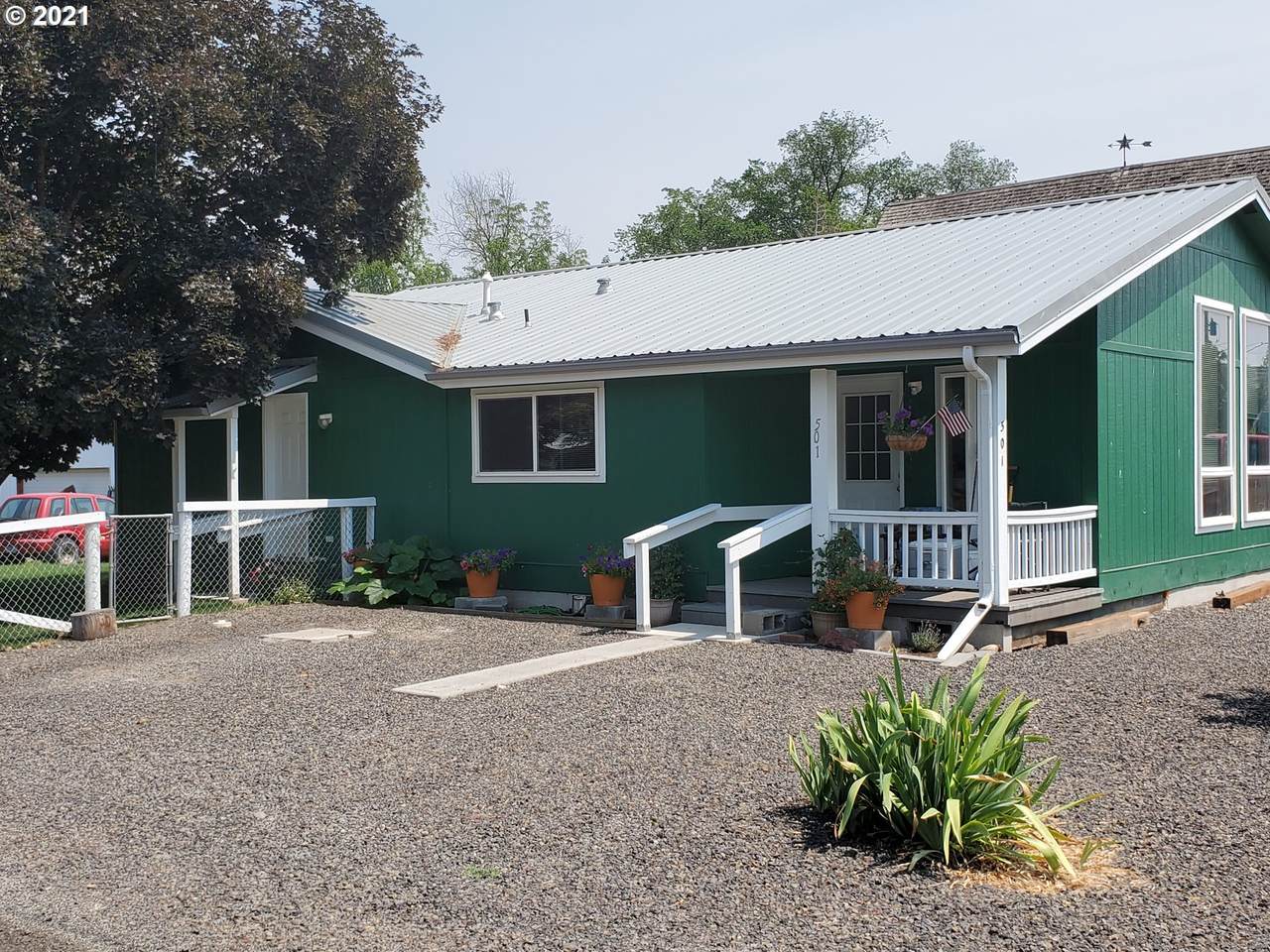 501 Kroon St - Photo 1