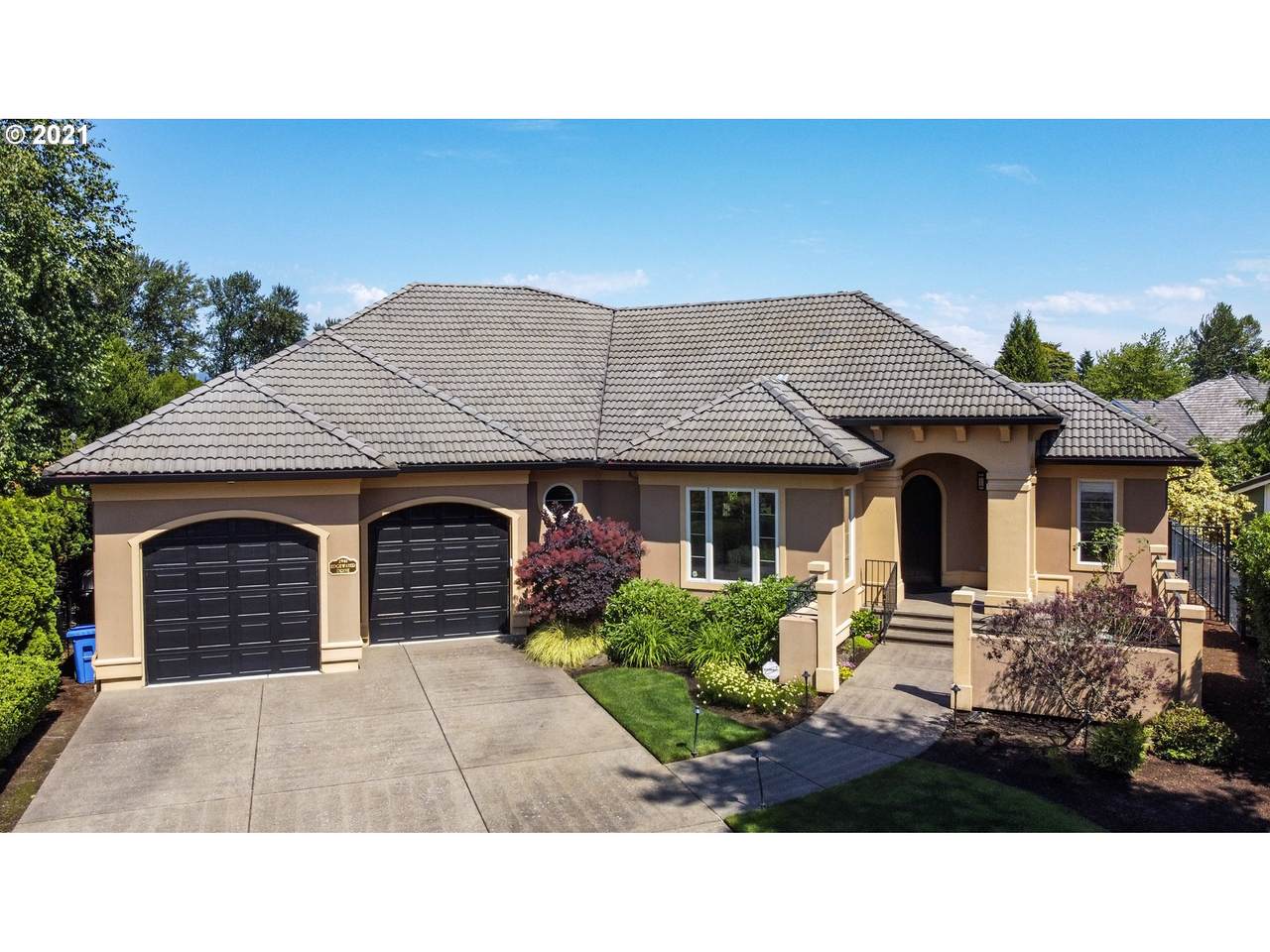 2941 Edgewater Dr - Photo 1