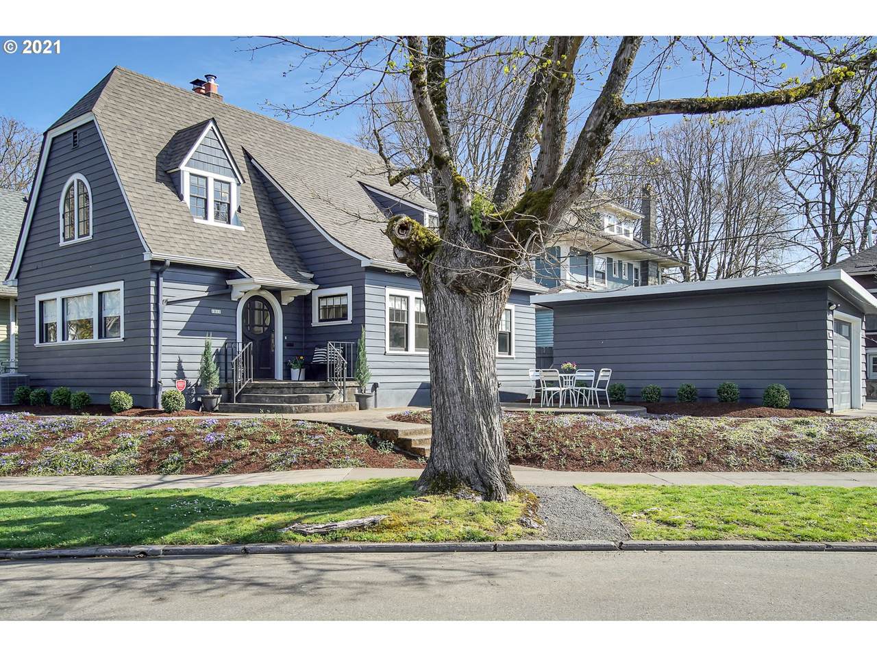 1811 Harrison St - Photo 1