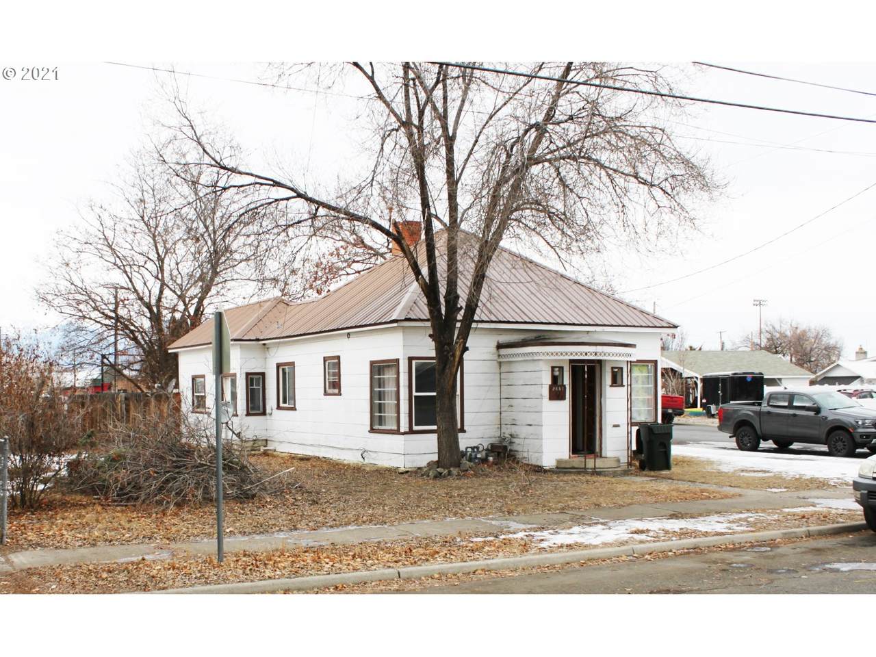 2847 7TH St - Photo 1