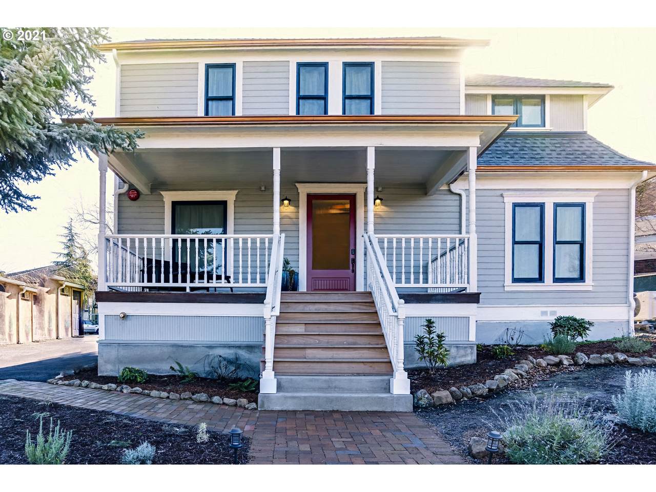 550 Main St - Photo 1