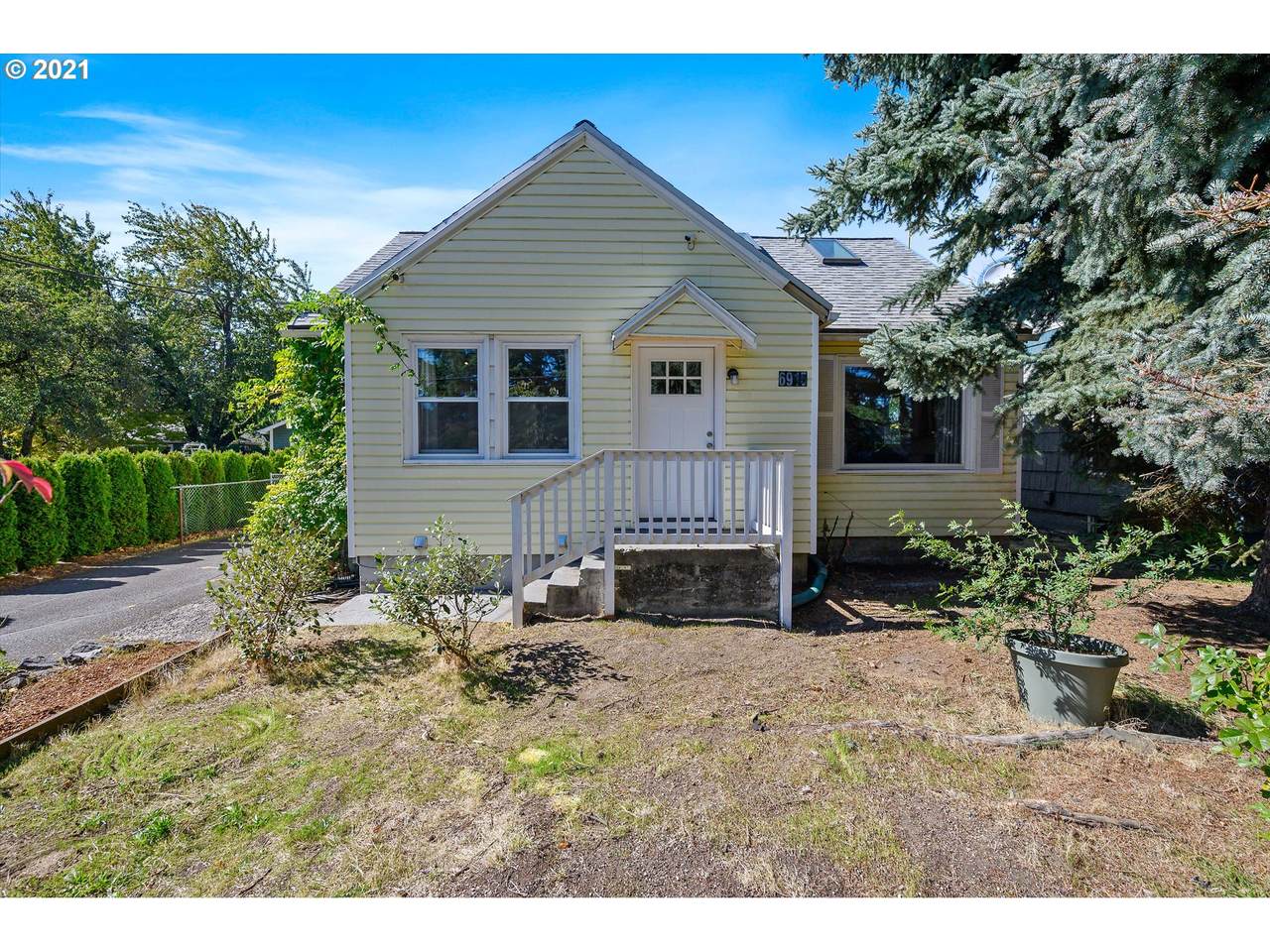 6915 92ND Ave - Photo 1