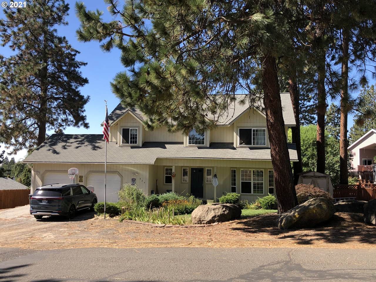 925 Glover St - Photo 1