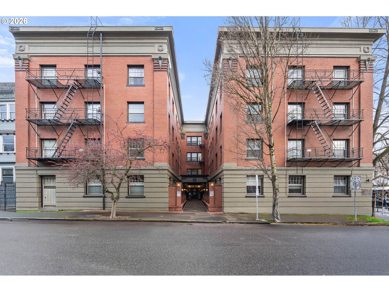 2109 Irving St - Photo 1