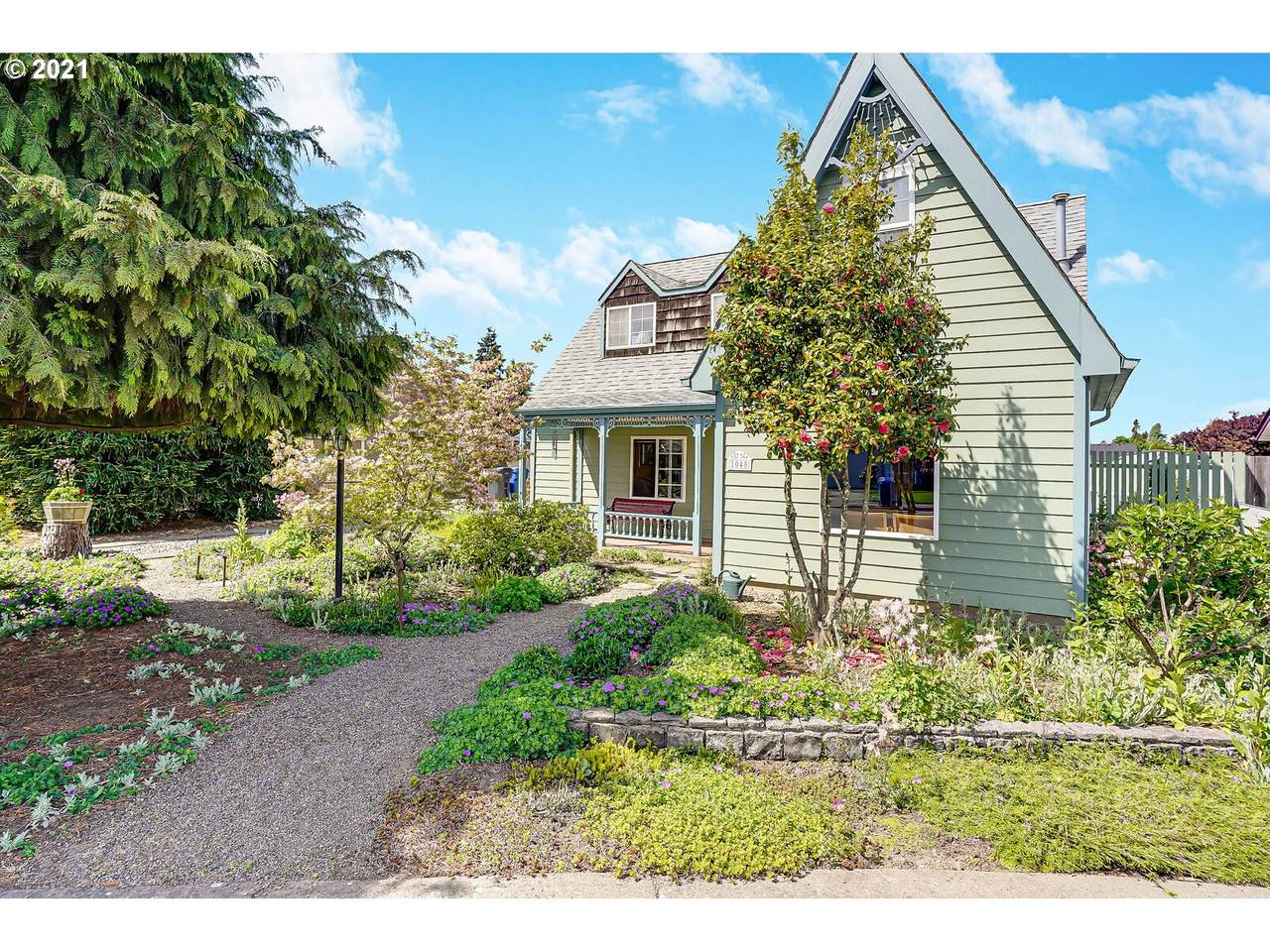 1045 Derby Ct - Photo 1