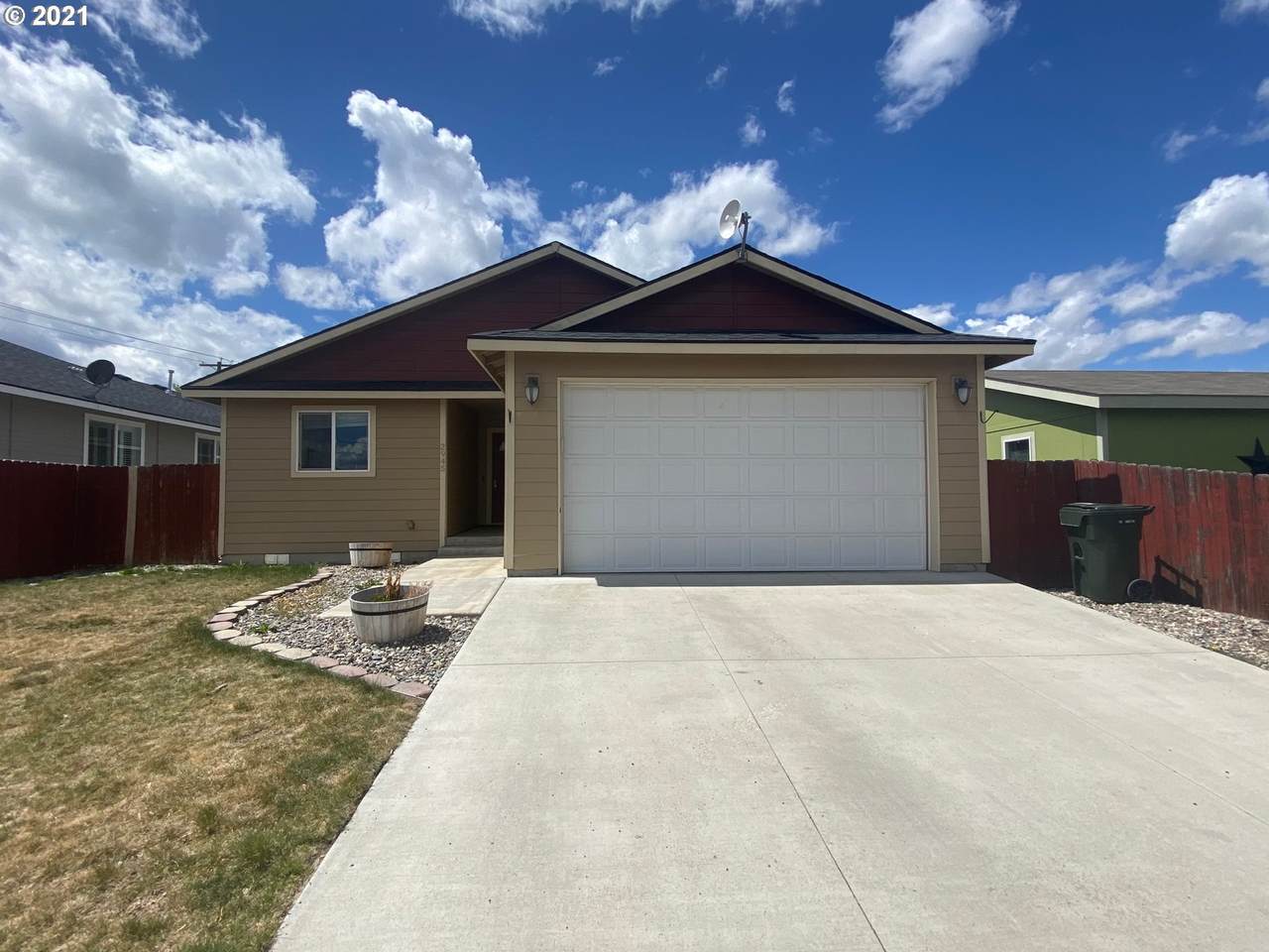 2945 Walnut St - Photo 1