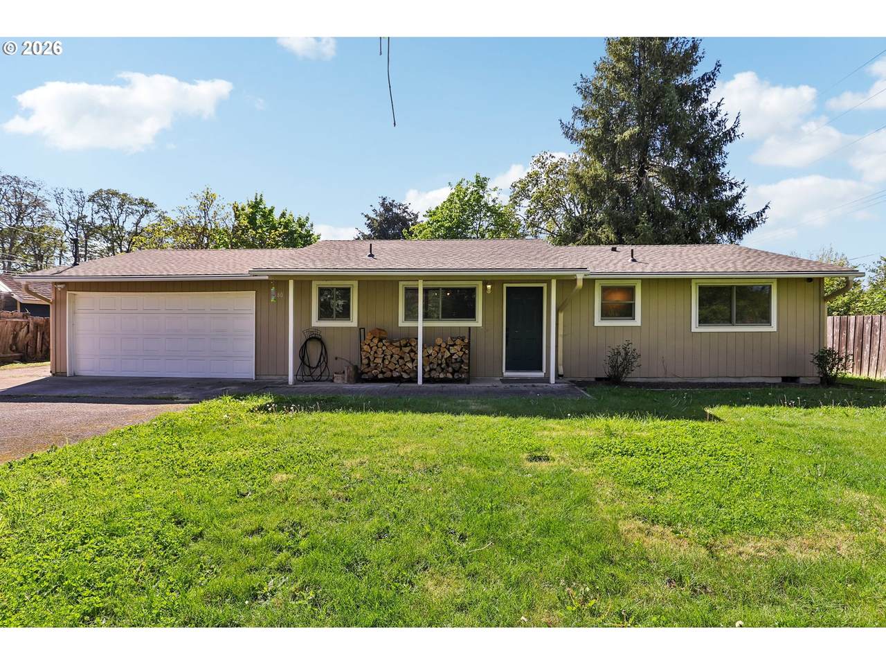 1680 Davis St - Photo 1