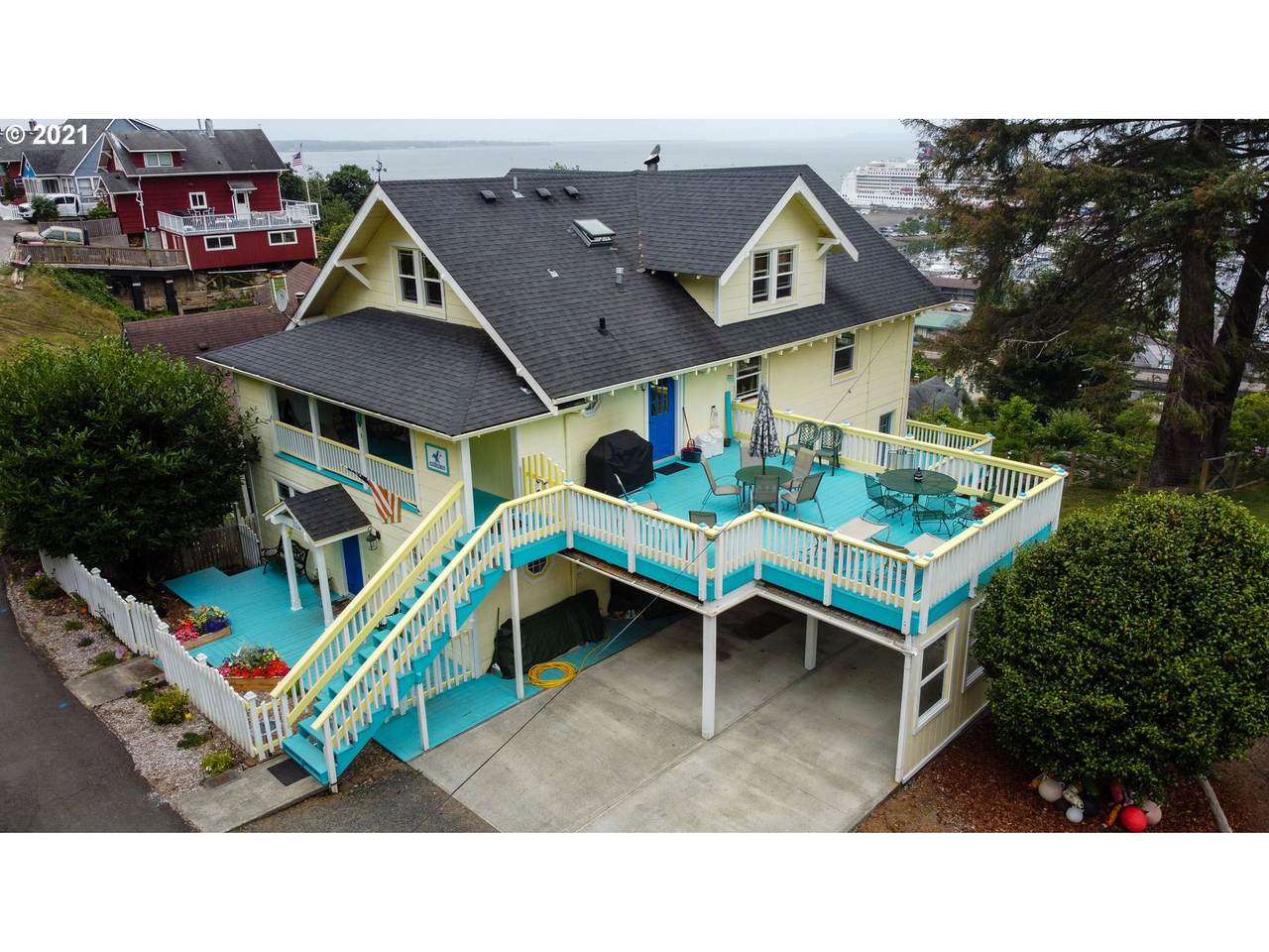 350 Floral St - Photo 1
