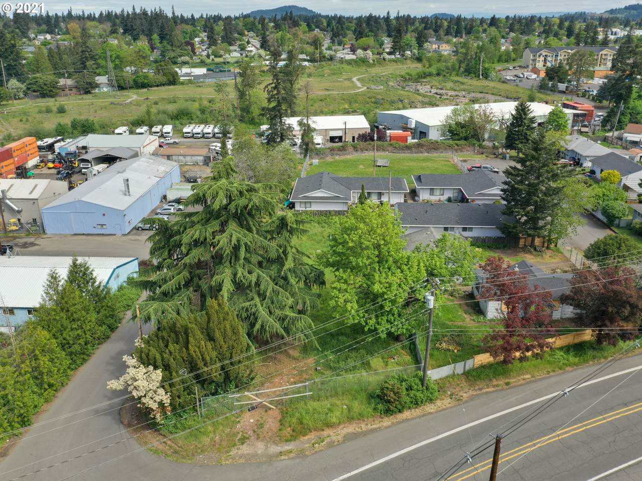 7605 Johnson Creek Blvd - Photo 1