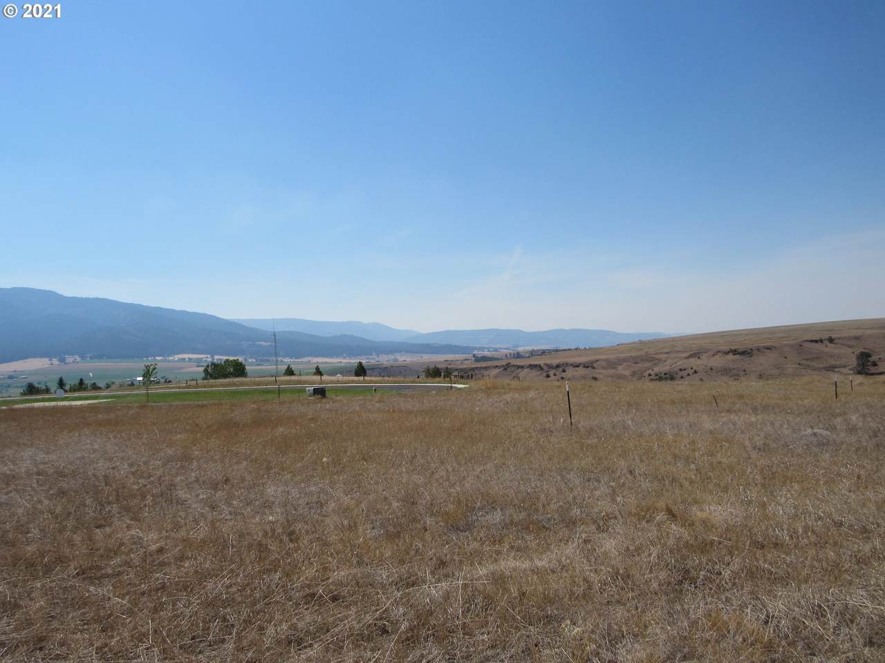 Highland Dr - Photo 1