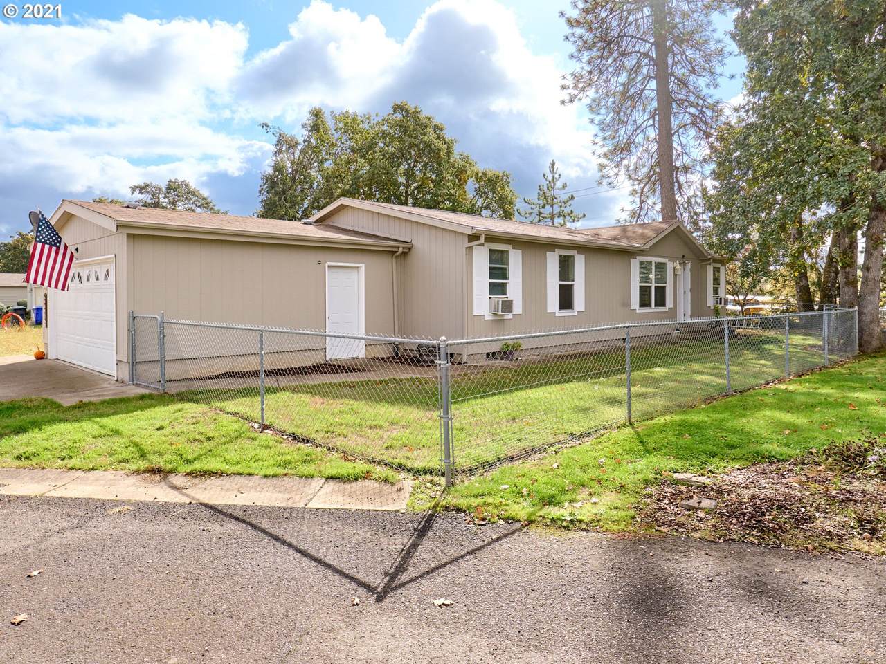 1470 Boardwalk Ave - Photo 1