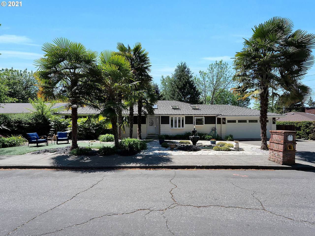 5590 Dover Ln - Photo 1