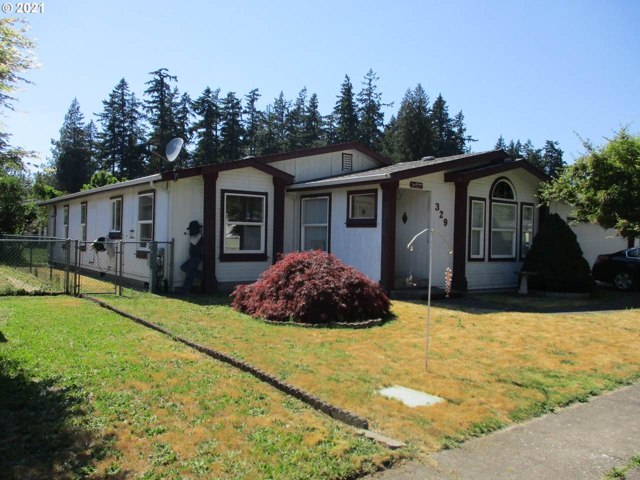 1655 Elm St - Photo 1