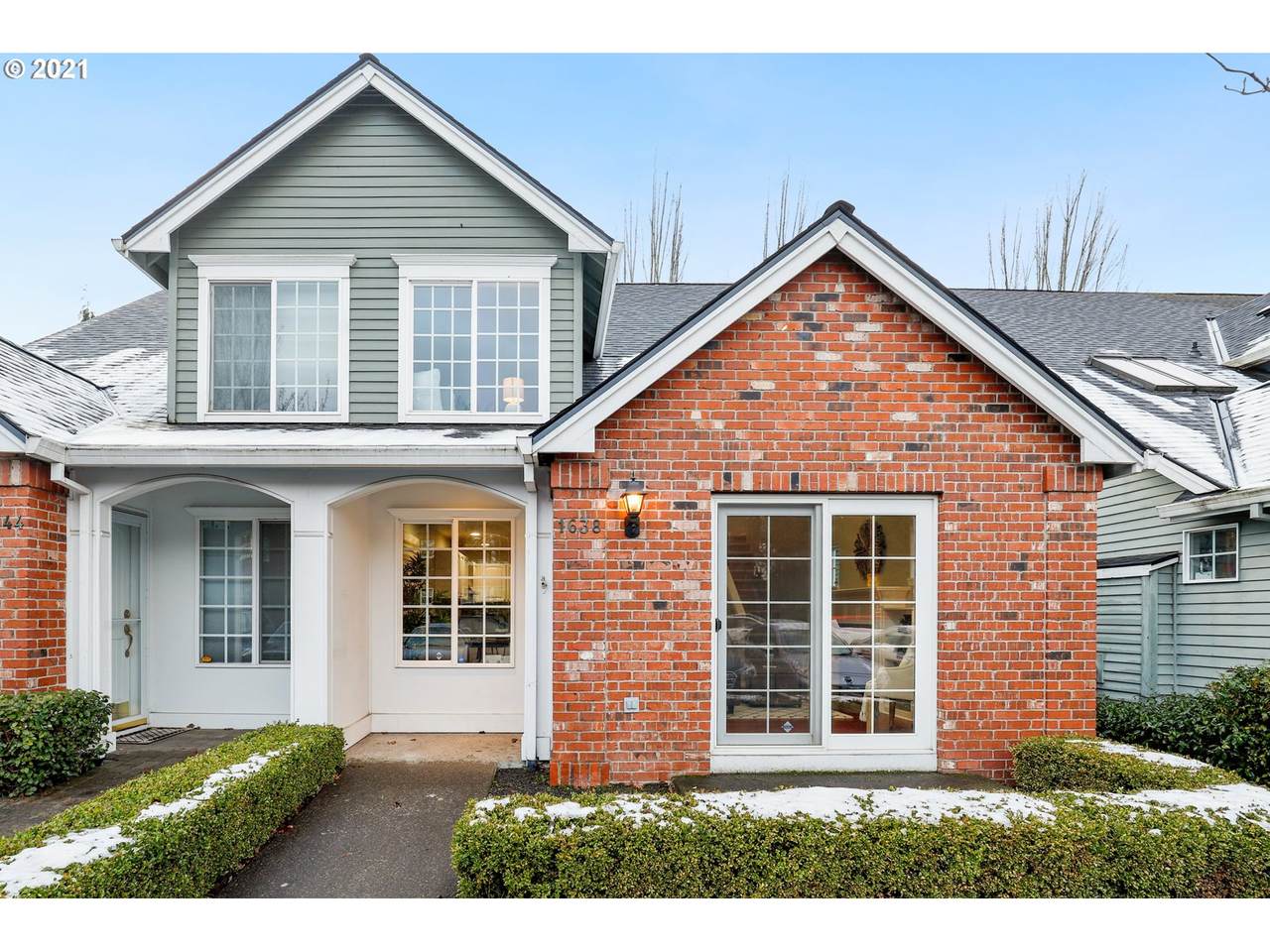 1638 Glisan St - Photo 1
