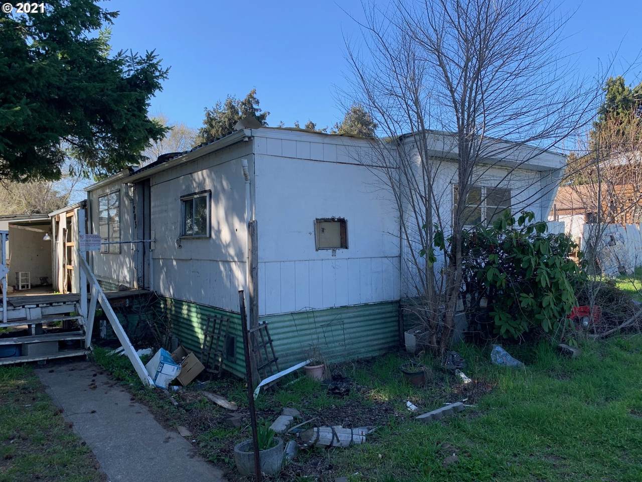 203 Cypress St - Photo 1