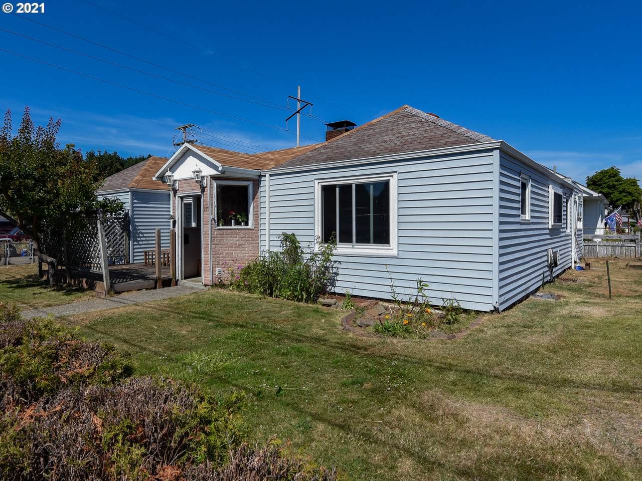 217 22ND St - Photo 1