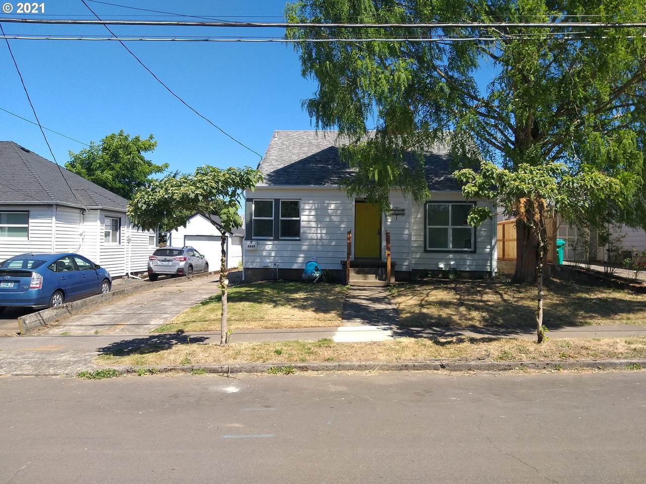 6824 Commercial Ave - Photo 1