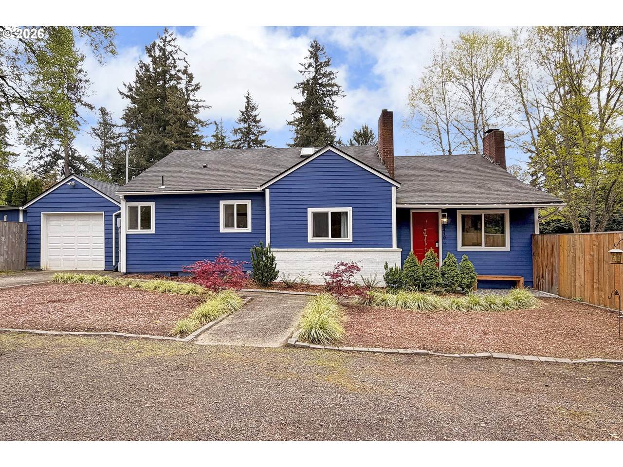 2410 Tarbell Ave - Photo 1