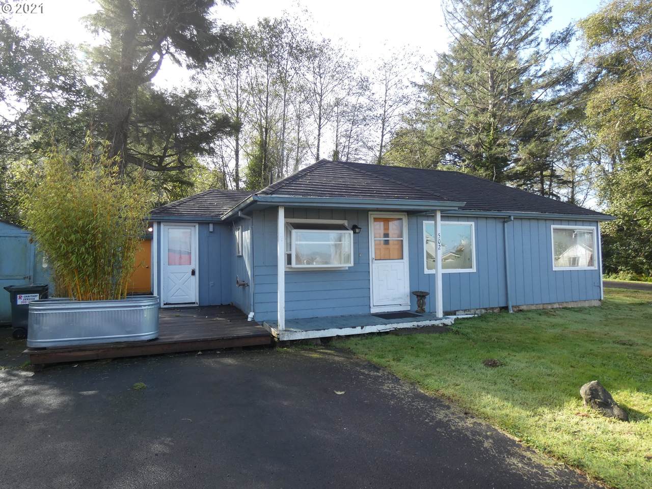 502 2ND Ave - Photo 1