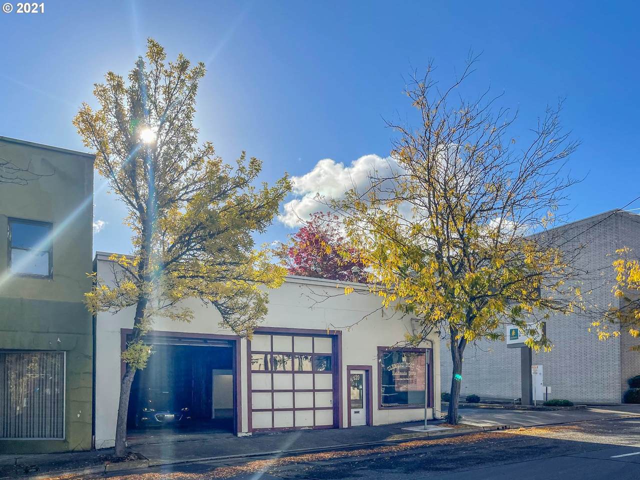 439 Main St - Photo 1