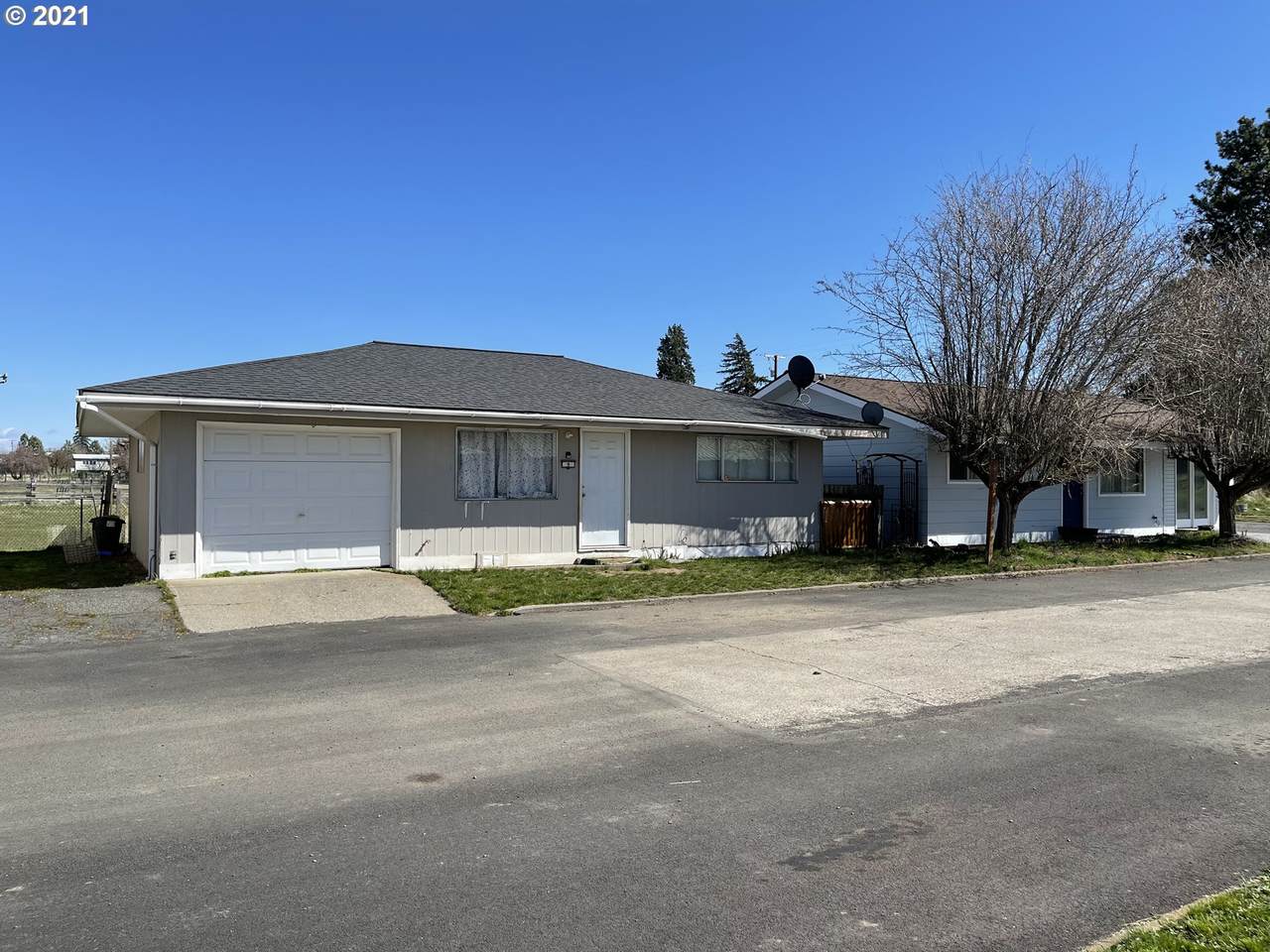 320 Columbus - Photo 1