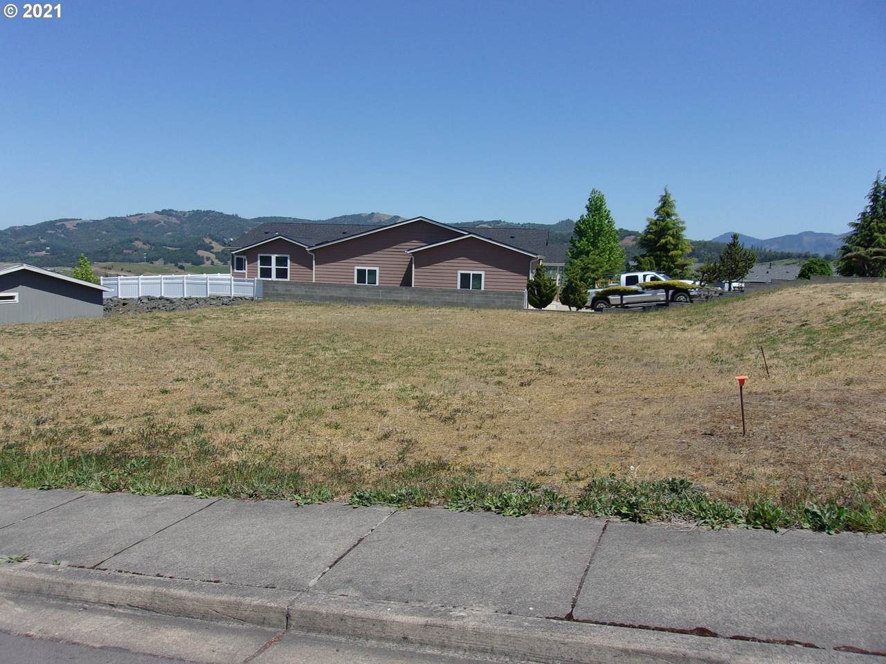 112 Grace Ct - Photo 1