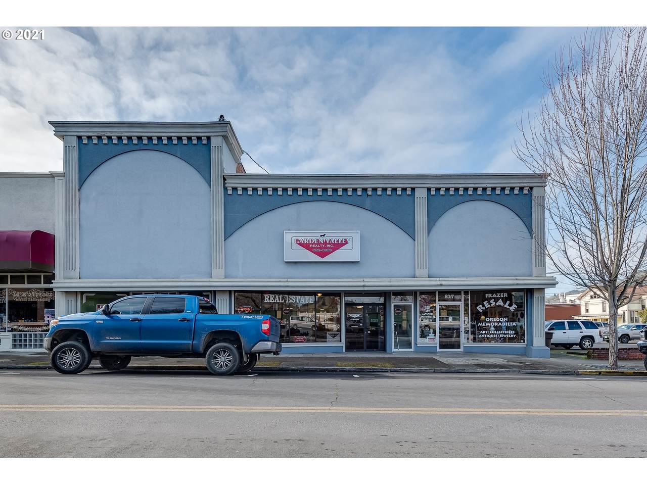 831 Cass Ave - Photo 1