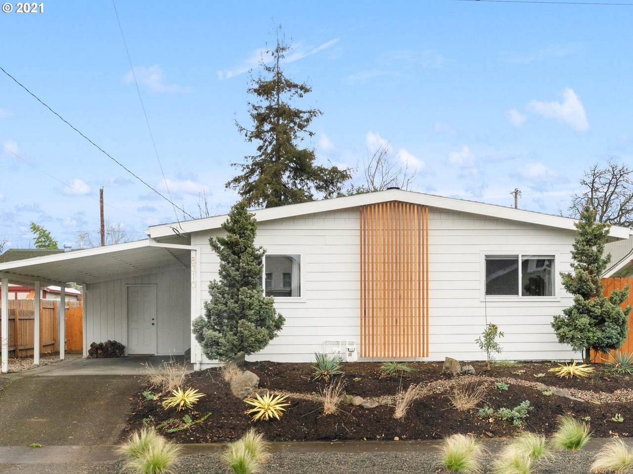 8310 Morrison St - Photo 1