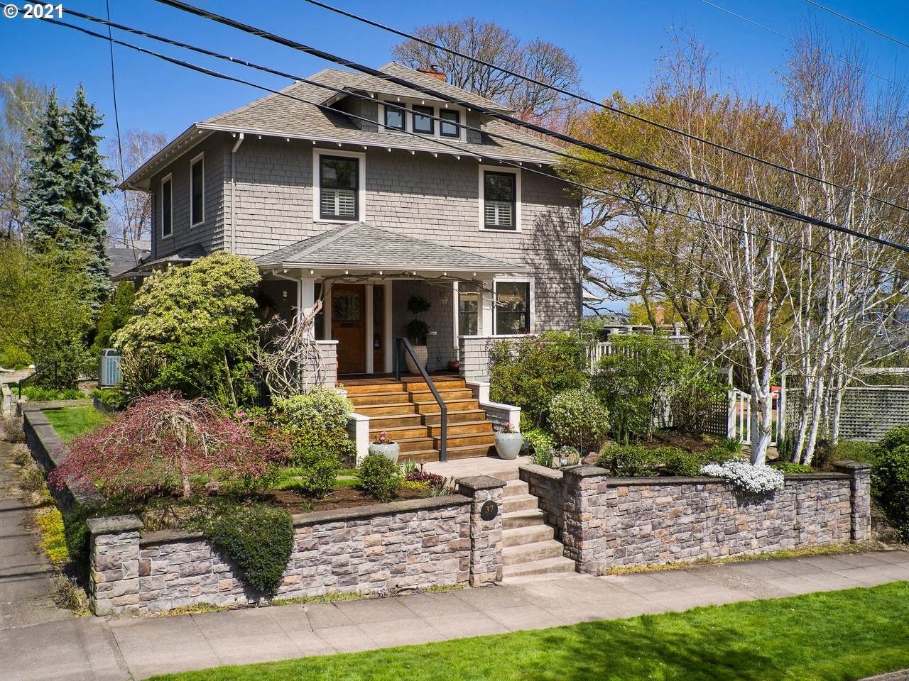 37 Custer St - Photo 1