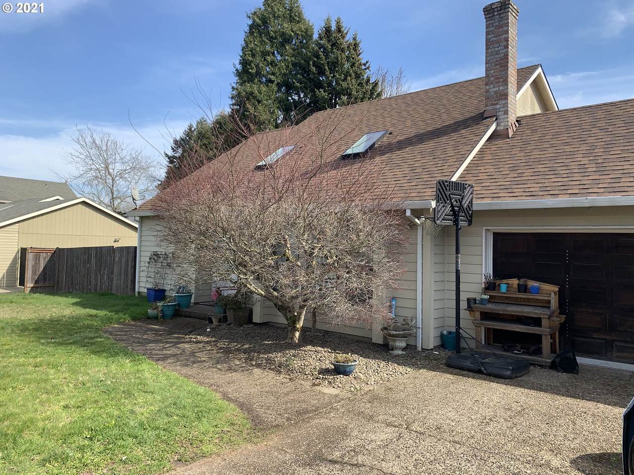 11180 109TH Ave - Photo 1