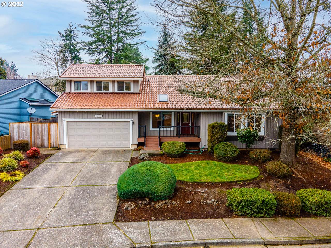 16045 Bridle Hills Dr - Photo 1