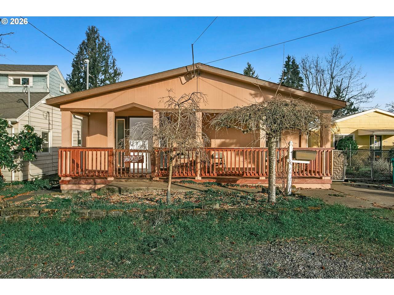 5517 Lexington St - Photo 1