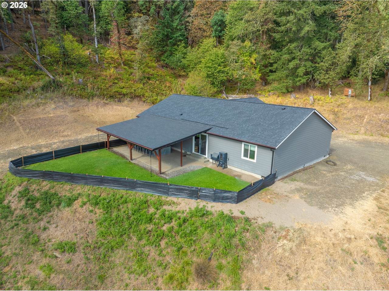 477 Palisade Dr - Photo 1