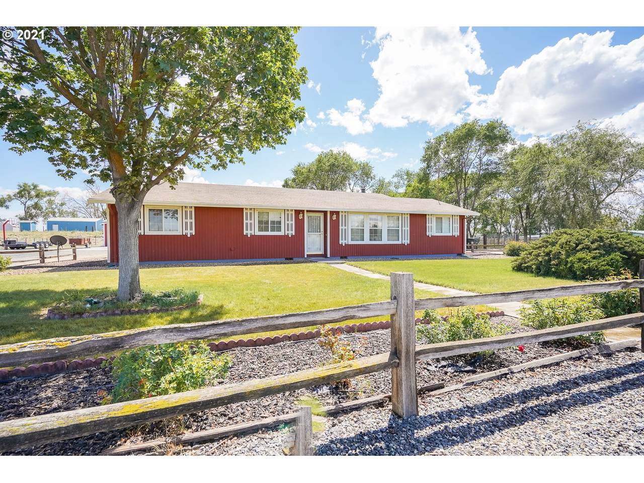 2190 Moyer Ln - Photo 1